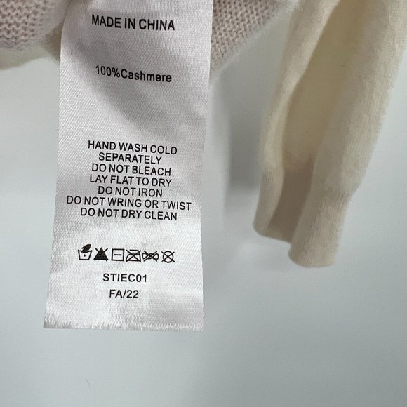 Quince Women’s Ivory Mongolian Cashmere Crew Neck Sweater sz S NWT Soft - Picture 3 of 4